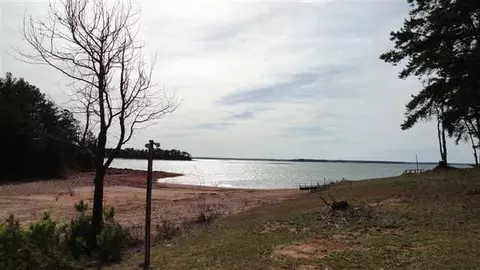 129 Peninsula Dr, Starr, SC 29684 photo 1