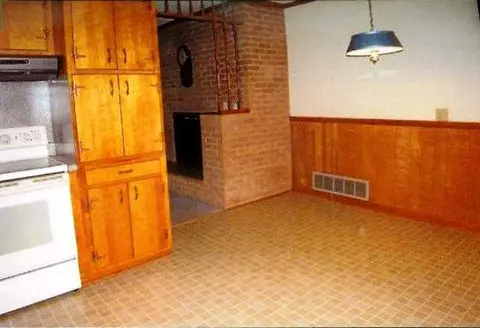 202 Lark Cir, Clemson, SC 29631 photo 6