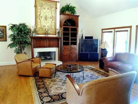 421 Pace Valley Rd, Easley, SC 29640 photo 3