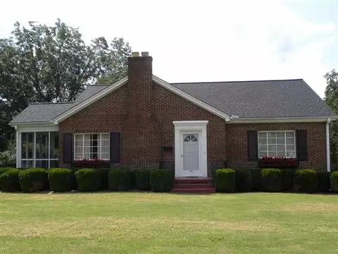 303 W Hampton Ave, Honea Path, SC 29654 photo 1