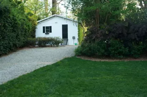 522 E Main St, Pendleton, SC 29670 photo 4