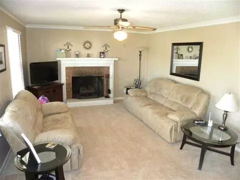 106 Allison Ct, Easley, SC 29642 photo 3