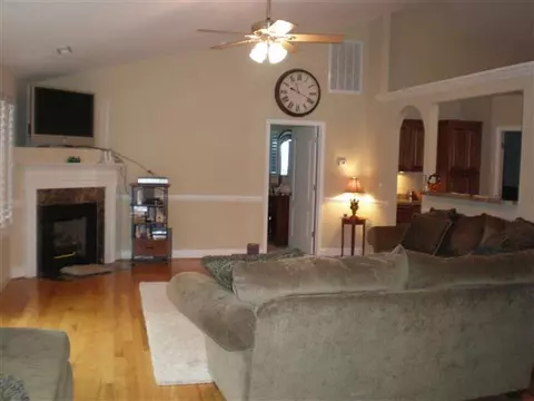 102 Sunny Hl, Pendleton, SC 29670 photo 2