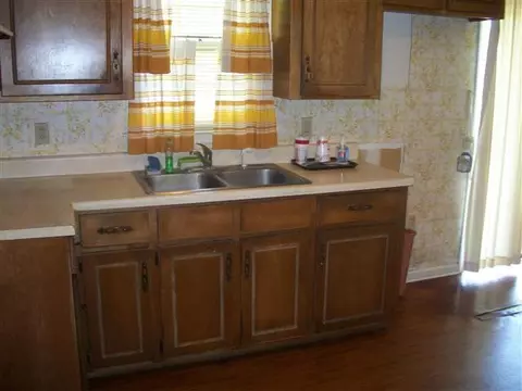 1424 E Calhoun, Anderson, SC 29621 photo 5