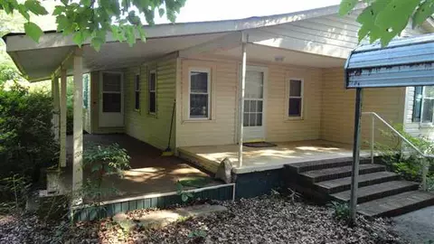 215 Rock Ln, Seneca, SC 29678 photo 2