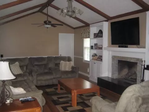 102 Merri Ln, Easley, SC 29642 photo 2