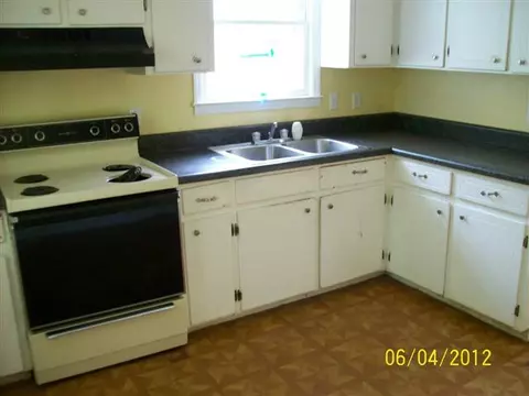 2 Crescent Dr, Williamston, SC 29697 photo 4