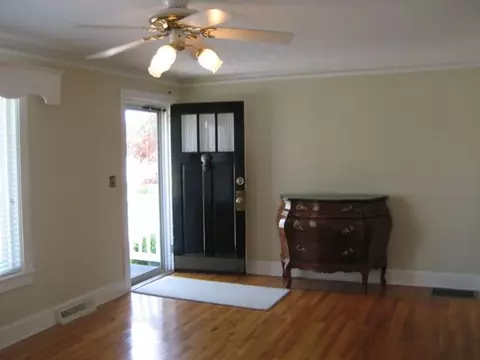606 E Cedar Rock St, Pickens, SC 29671 photo 4