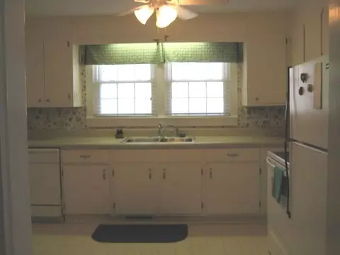 606 E Cedar Rock St, Pickens, SC 29671 photo 8