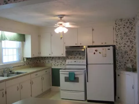606 E Cedar Rock St, Pickens, SC 29671 photo 7