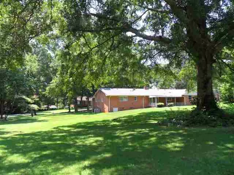 111 Robinall Dr, Easley, SC 29642 photo 2