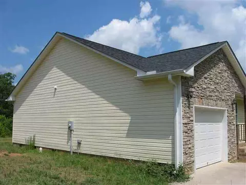 17 Saluda St, Honea Path, SC 29654 photo 3