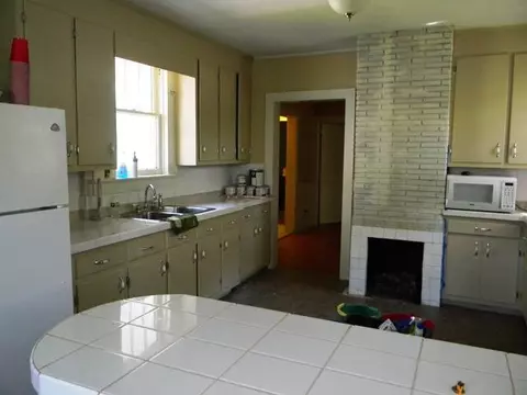 903 Gaines St, Central, SC 29630 photo 2