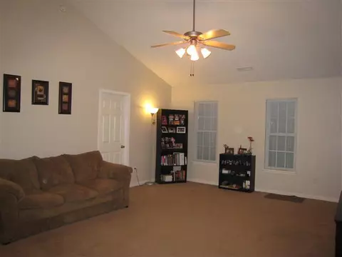 1043 Williams St, Pendleton, SC 29670 photo 2
