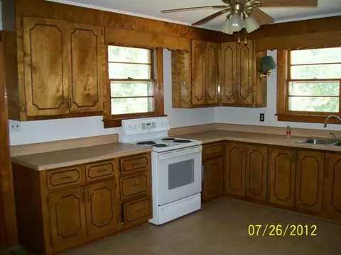 213 Gaines St, Central, SC 29630 photo 4
