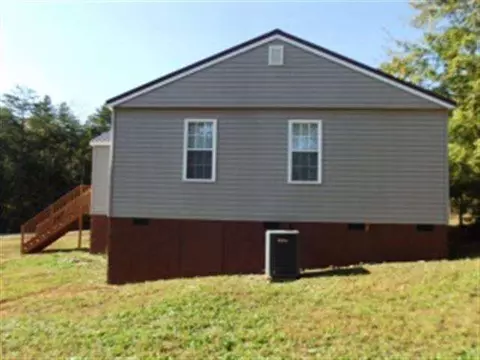 425 Gentry, Seneca, SC 29678 photo 4