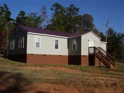 425 Gentry, Seneca, SC 29678 photo 2