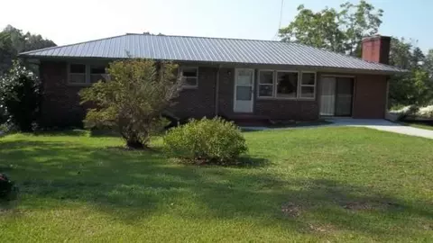215 Suttles Rd, Westminster, SC 29693 photo 5
