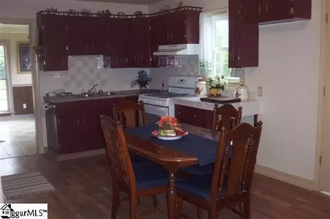 1055 Cherokee Rd, Pelzer, SC 29669 photo 6