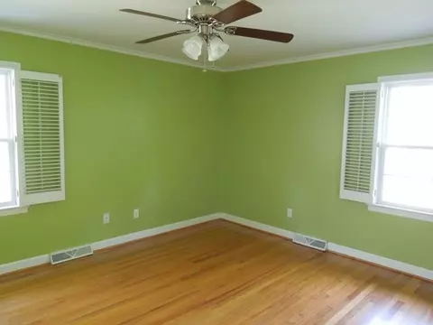 14 Duke St, Pendleton, SC 29670 photo 8