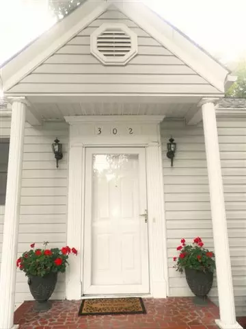 302 Parkway Dr, Easley, SC 29640 photo 3