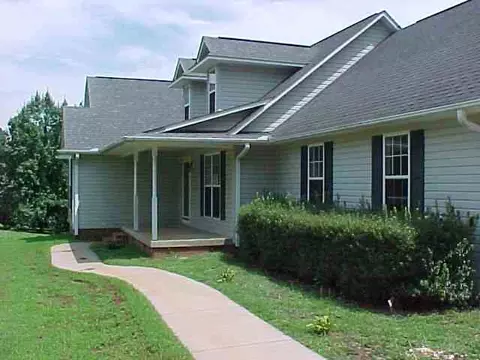 100 Jamlette Dr, Walhalla, SC 29691 photo 2