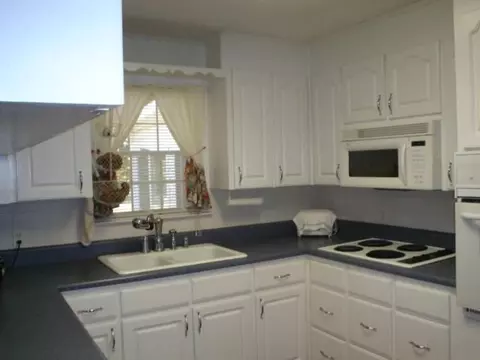 6 Springdale Dr, Williamston, SC 29697 photo 2