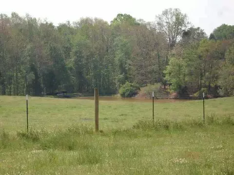 129 A Nellie Dr, Pendleton, SC 29670 photo 2