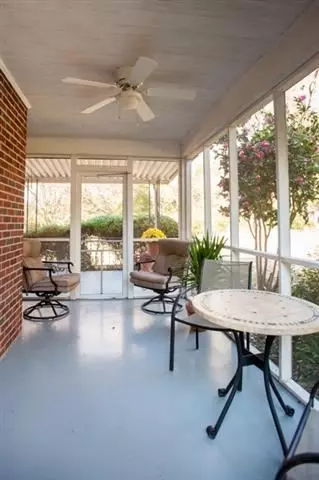 504 Cherry St, Pendleton, SC 29670 photo 10