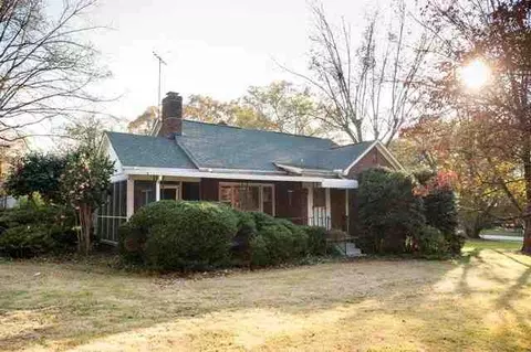 504 Cherry St, Pendleton, SC 29670 photo 1