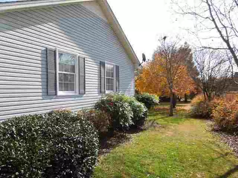 1014 E Queen St, Pendleton, SC 29670 photo 15