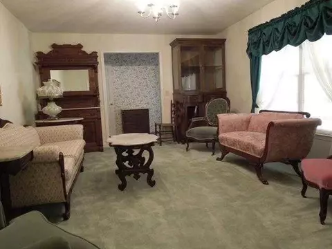 1014 E Queen St, Pendleton, SC 29670 photo 4