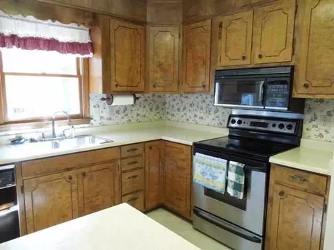 1014 E Queen St, Pendleton, SC 29670 photo 11
