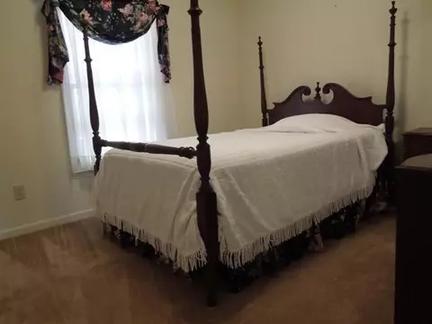 1014 E Queen St, Pendleton, SC 29670 photo 8