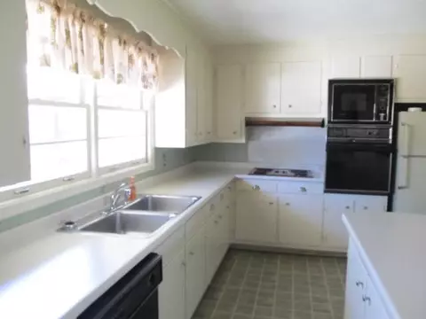 109 Robinall Dr, Easley, SC 29642 photo 9