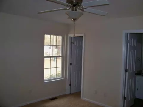 19 Dendy St, Pelzer, SC 29669 photo 3
