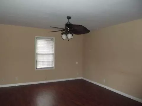101 Creek Dr, Easley, SC 29642 photo 2