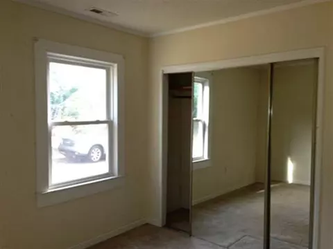 807 E Main St, Seneca, SC 29678 photo 9