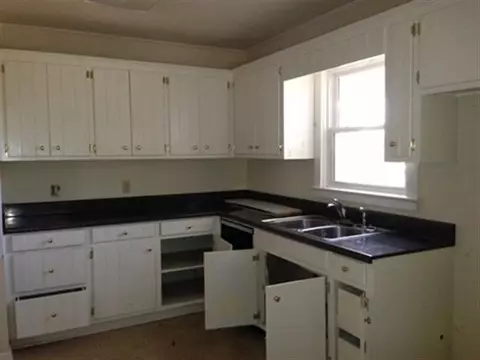 807 E Main St, Seneca, SC 29678 photo 7