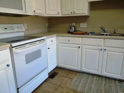 102 Larkspur, Pendleton, SC 29670 photo 2