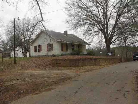 29 Circle St, Ware Shoals, SC 29692 photo 4
