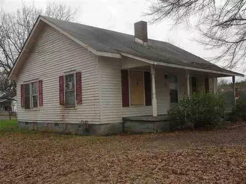 29 Circle St, Ware Shoals, SC 29692 photo 1