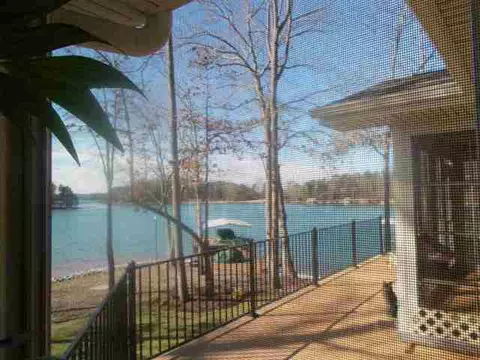 10075 Maughan Trl, Seneca, SC 29672 photo 3