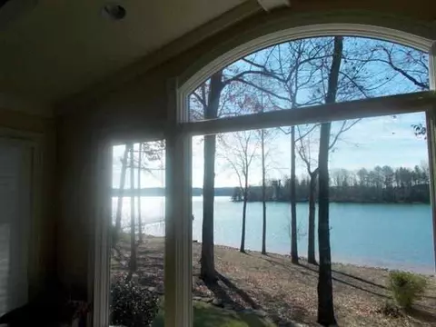10075 Maughan Trl, Seneca, SC 29672 photo 2