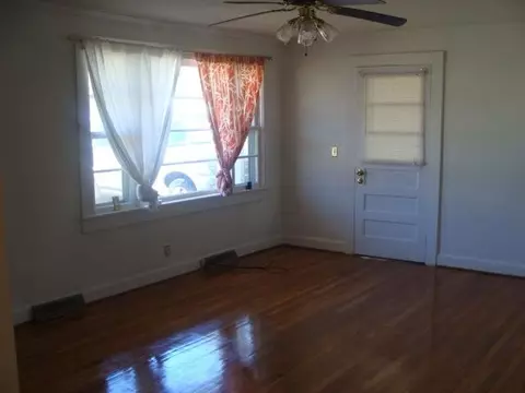 307 S Pine St, Walhalla, SC 29691 photo 5