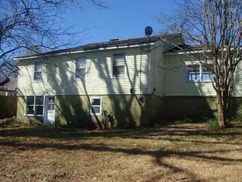307 S Pine St, Walhalla, SC 29691 photo 3