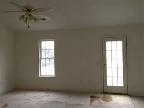94 E Walnut St, Walhalla, SC 29691 photo 7