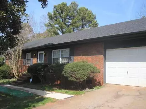 102 Cambridge, Clemson, SC 29631 photo 1