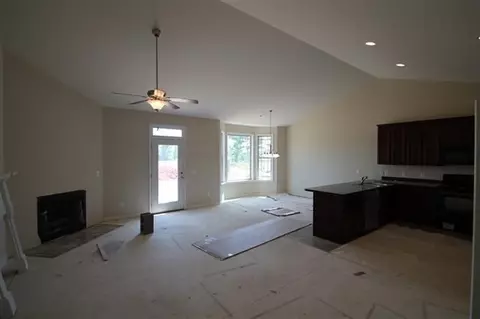 143 Stonegate Dr, Seneca, SC 29678 photo 2