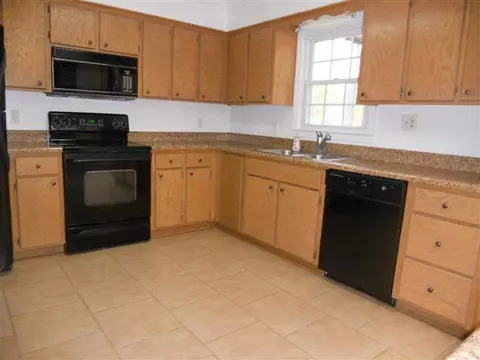 203 Helen Dr, Easley, SC 29642 photo 5